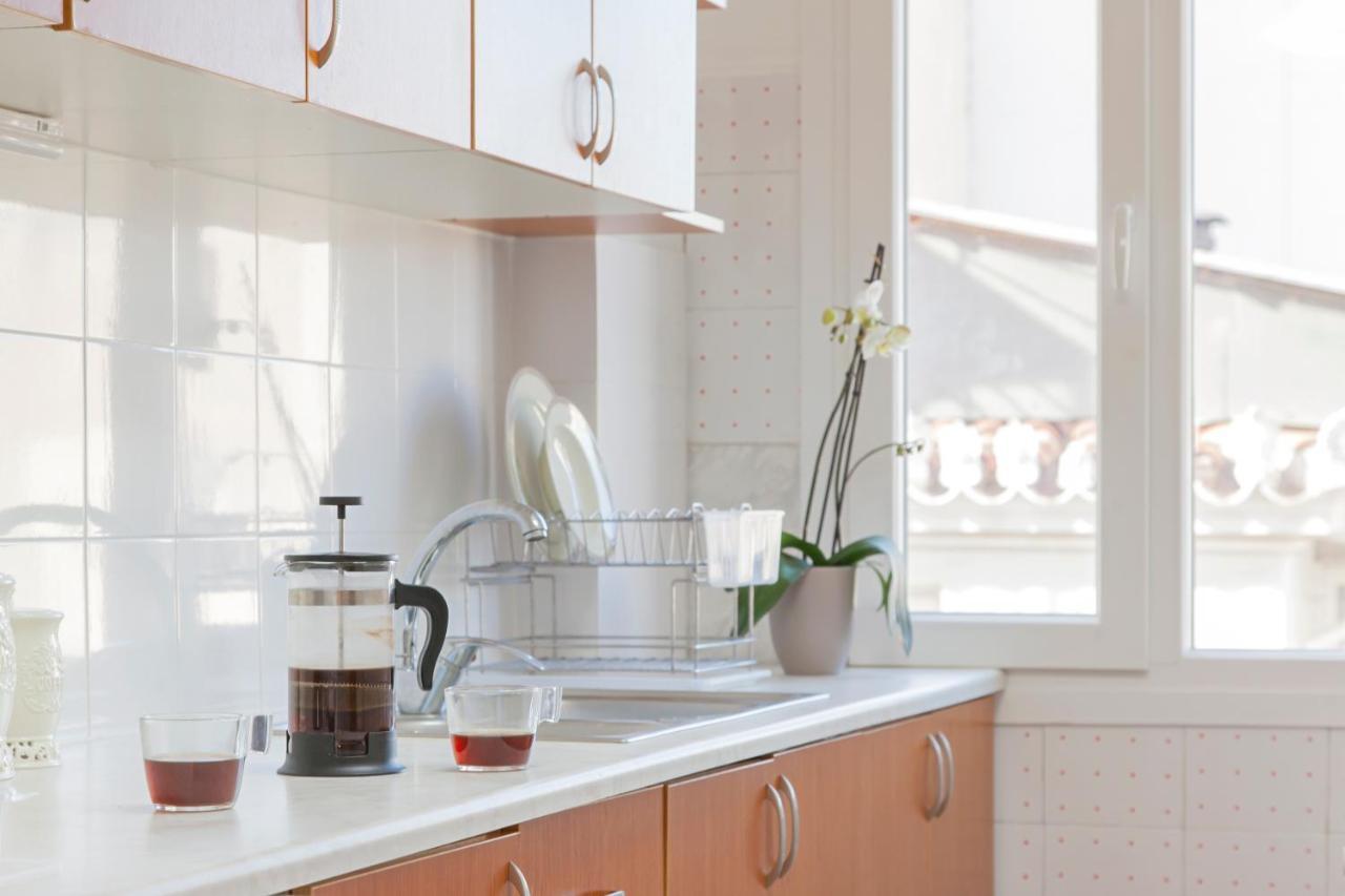 Marina Zeas Apartment Пирей Экстерьер фото